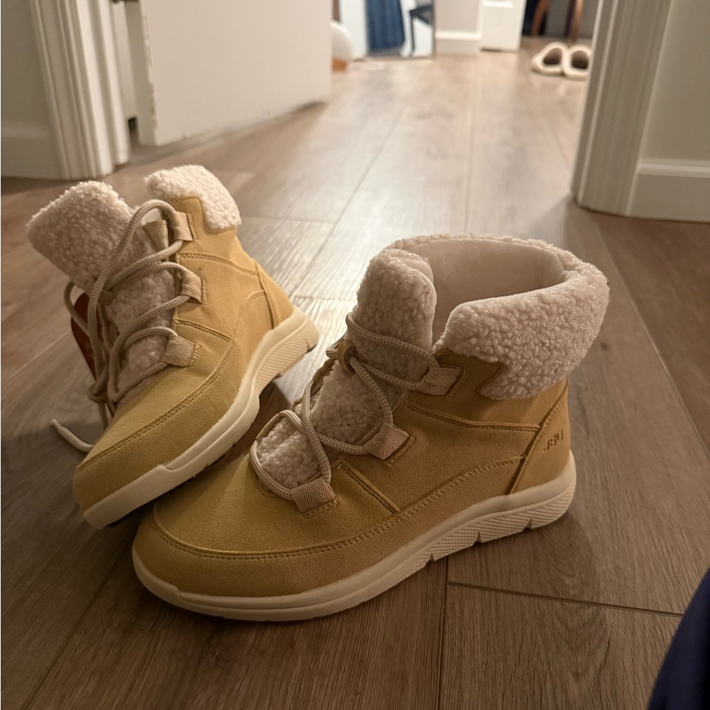 JBU Cream Faux Fur Winter Boots